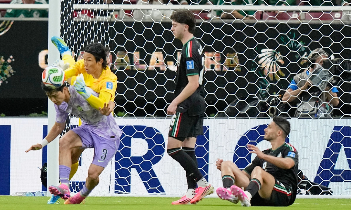 Mexico vượt qua vòng bảng World Cup 2026 nhờ sai lầm của thủ môn Hàn Quốc - hình ảnh - vn-new88.com