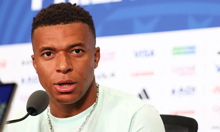 Mbappe né tranh cãi Messi – Ronaldo, hướng mắt về World Cup 2026 - hình ảnh - vn-new88.com Mbappe né tranh cãi Messi – Ronaldo, hướng mắt về World Cup 2026 - hình ảnh - vn-new88.com