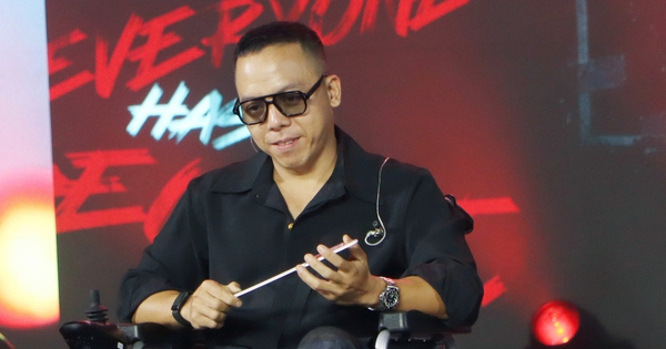Hoàng Touliver ngồi xe lăn giao lưu fan, NEW88 poker đồng hành cùng cộng đồng giải trí - hình ảnh - vn-new88.com
