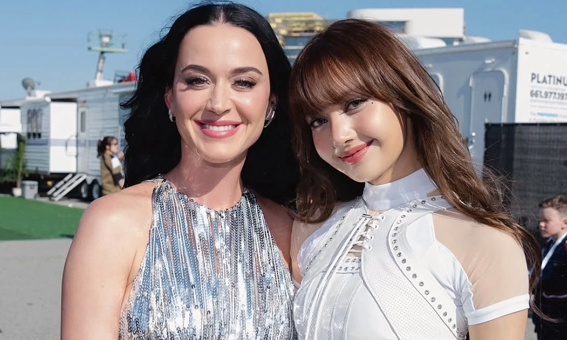 Katy Perry và Lisa hội ngộ rực rỡ sau màn trình diễn World Cup 2026 - hình ảnh - vn-new88.com Katy Perry và Lisa hội ngộ rực rỡ sau màn trình diễn World Cup 2026 - hình ảnh - vn-new88.com