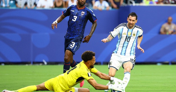 Khoảnh khắc thủ thành Vozinha cản phá cú sút của Messi: Huyền thoại dù thua cuộc - hình ảnh - vn-new88.com Khoảnh khắc thủ thành Vozinha cản phá cú sút của Messi: Huyền thoại dù thua cuộc - hình ảnh - vn-new88.com