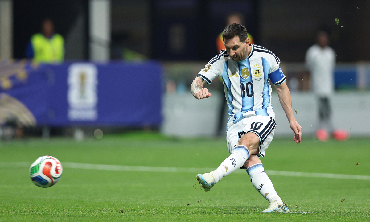Messi sút hỏng phạt đền nhiều nhất một kỳ World Cup: Cú sốc cho người hâm mộ Argentina - hình ảnh - vn-new88.com Messi sút hỏng phạt đền nhiều nhất một kỳ World Cup: Cú sốc cho người hâm mộ Argentina - hình ảnh - vn-new88.com